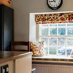 Country house Stunning Yew Tree Westow