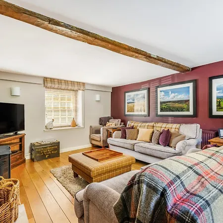Stunning Yew Tree Casa rural