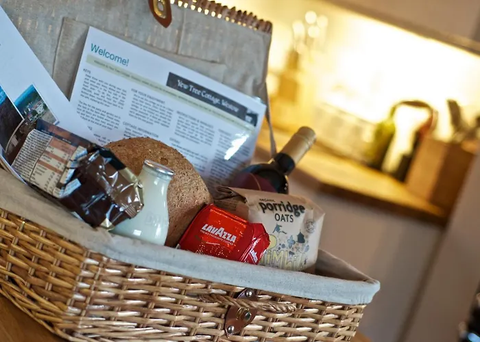 Country house Stunning Yew Tree Westow