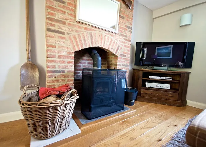 Stunning Yew Tree Country house *