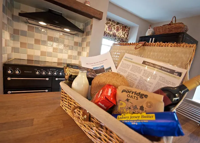 Stunning Yew Tree * Westow