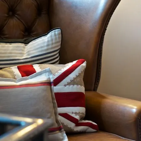 斯达林紫杉树乡村民宿 * Westow