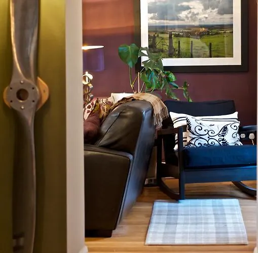 Country house Stunning Yew Tree Westow